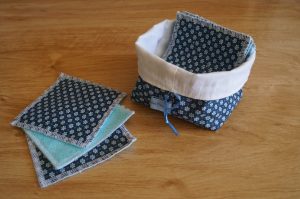 Lot de 10 Carrés démaquillants lavables/lingettes bébé avec panière