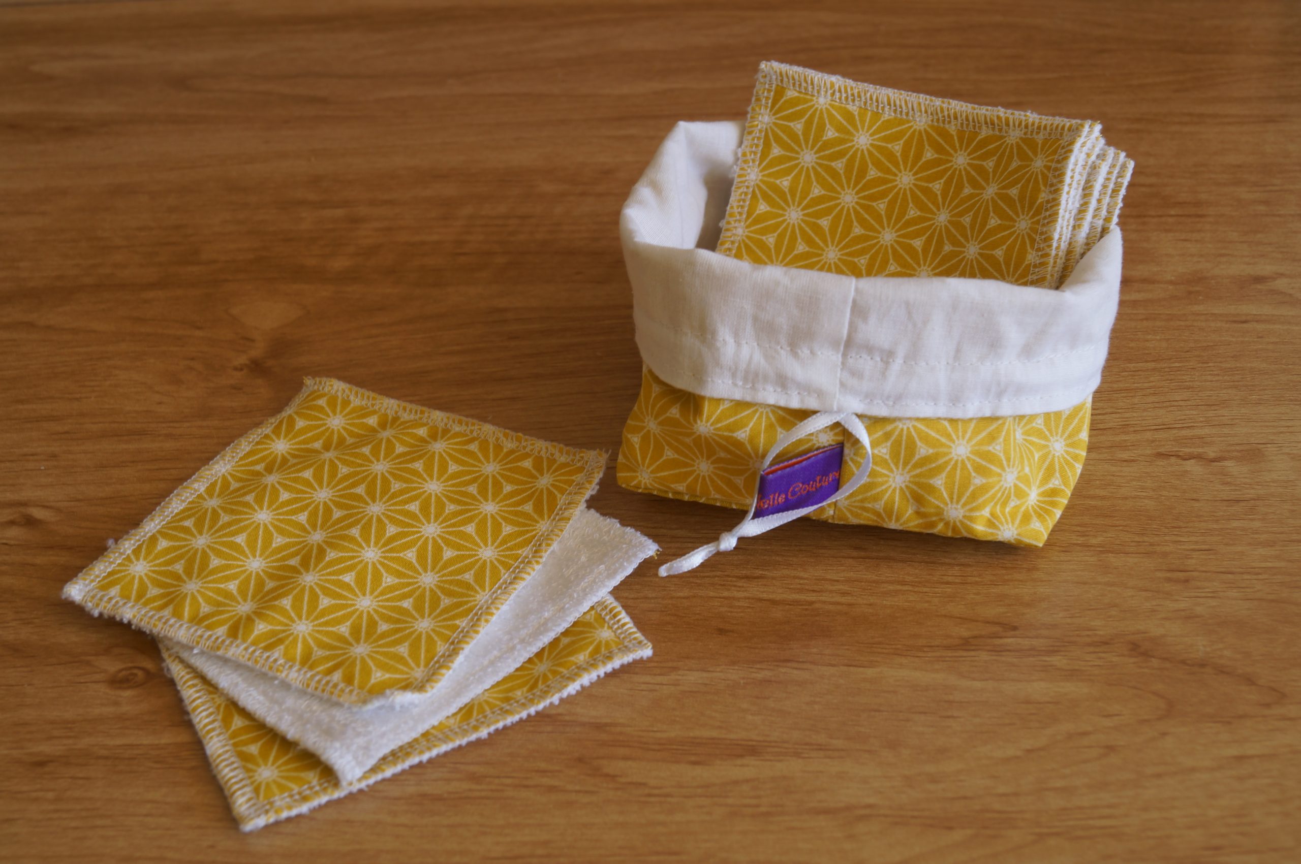 Lot de 10 Carrés démaquillants lavables/lingettes bébé avec panière