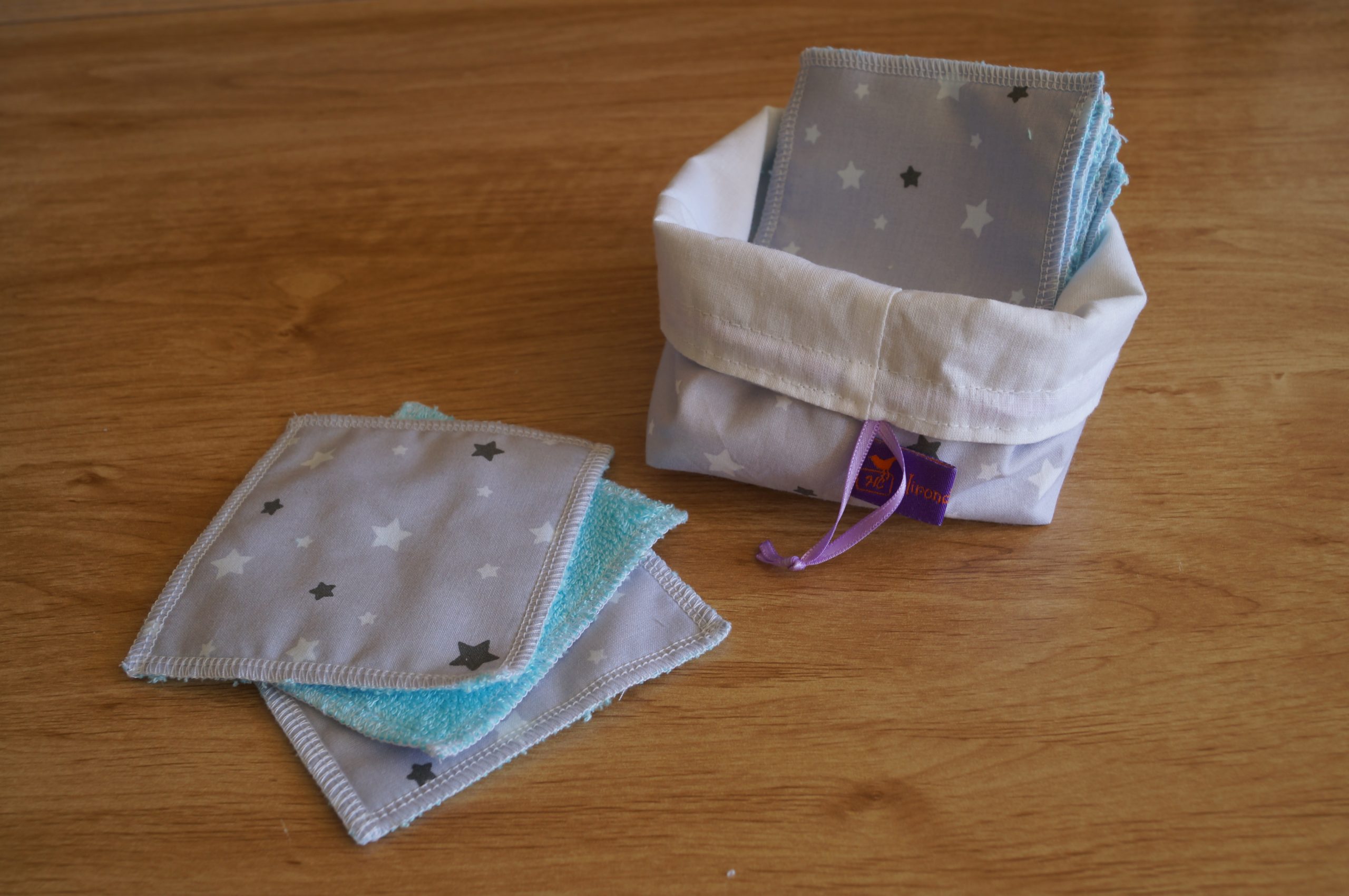 Lot de 10 Carrés démaquillants lavables/lingettes bébé avec panière