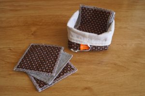 Lot de 10 Carrés démaquillants lavables/lingettes bébé avec panière