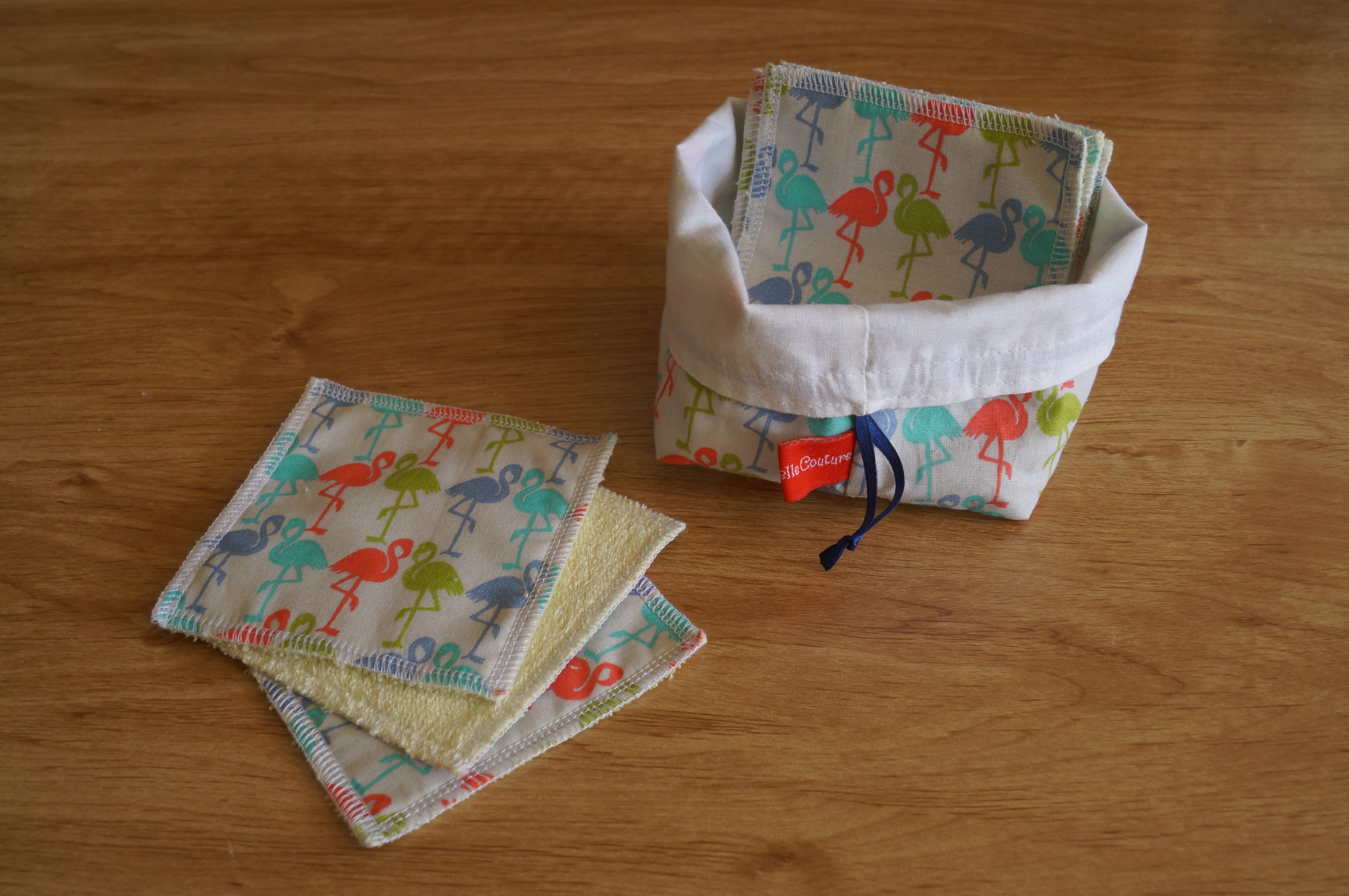 Lot de 10 Carrés démaquillants lavables/lingettes bébé avec panière