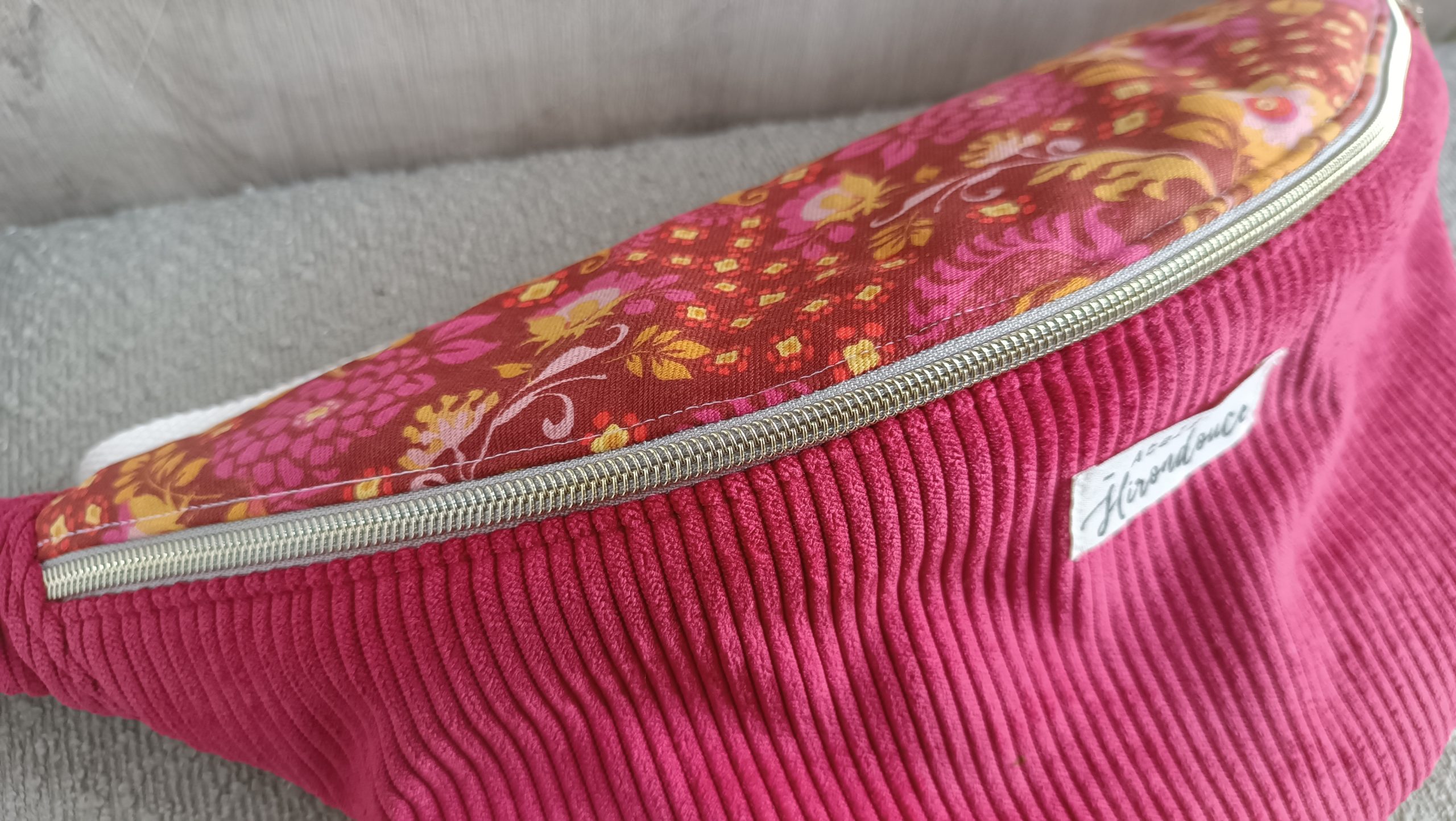 sac banane fleurs rouge et jaune
