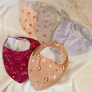 bavoir bandana motif fille 3